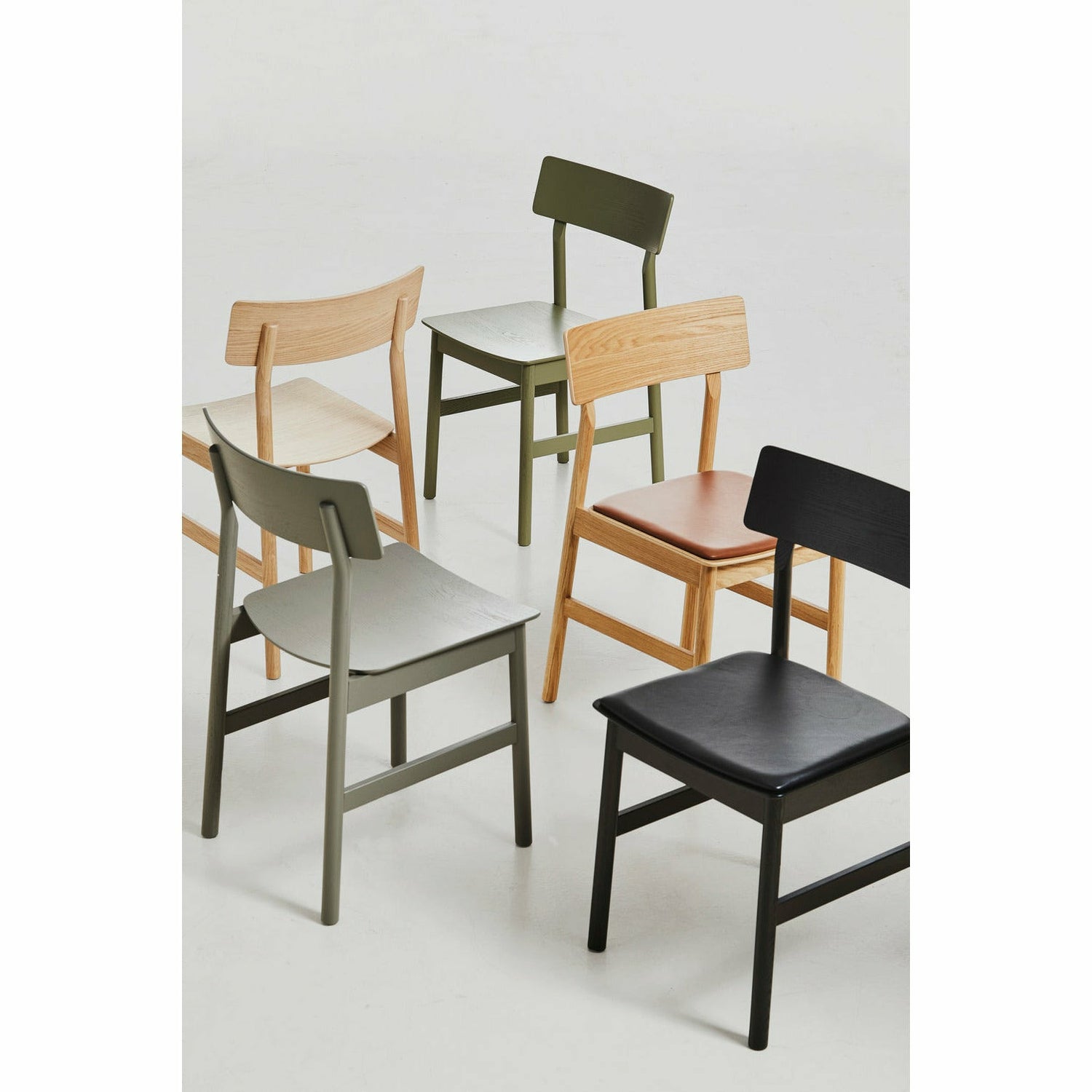 WOUD - Pause dining chair 2.0 - Olive green - WOUD - DesignGaragen.dk
