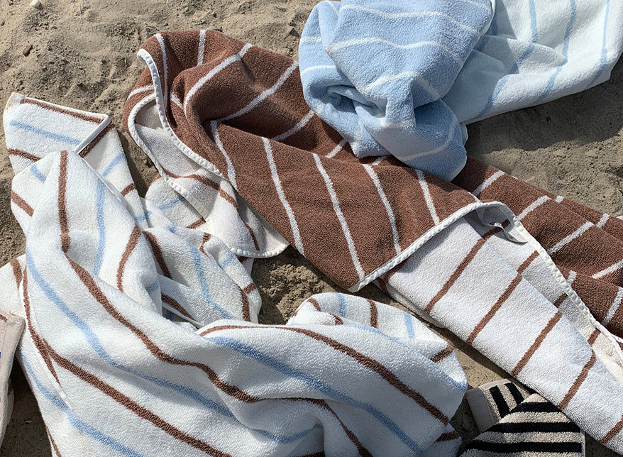 OYOY MINI RAITA towel with hood - cloud / caramel