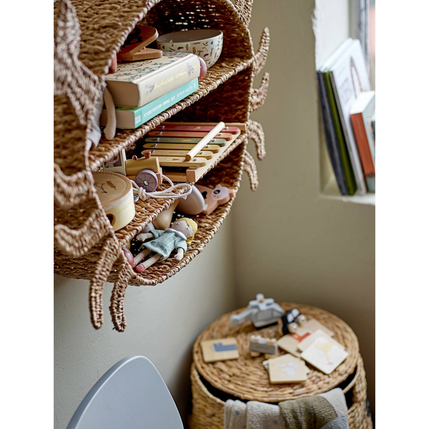 BLOOMINGVILLE MINI Thinne Kurv m/Låg, Natur, Vandhyacint - D40/45xH30/40cm, Set of 2 - DesignGaragen.dk.