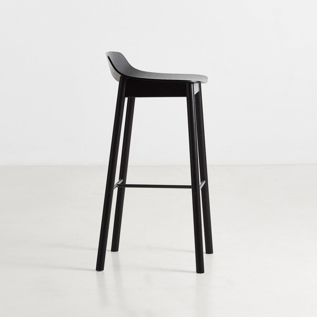 WOUD - Mono bar stool - Black - WOUD - DesignGaragen.dk